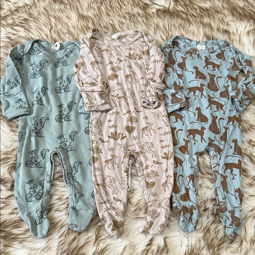 Kate Quinn Lap Neck Button Footies (3)